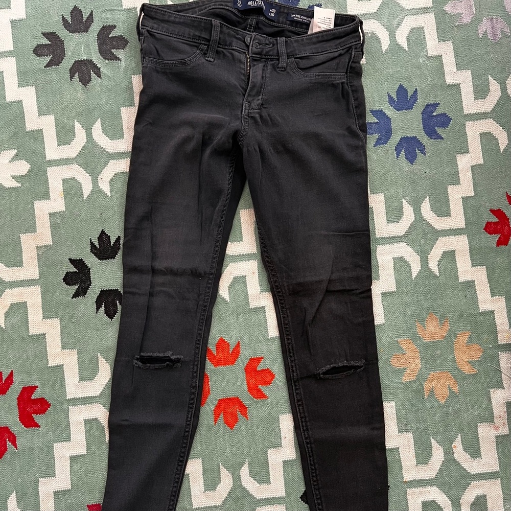 Black skinny ripped jeans